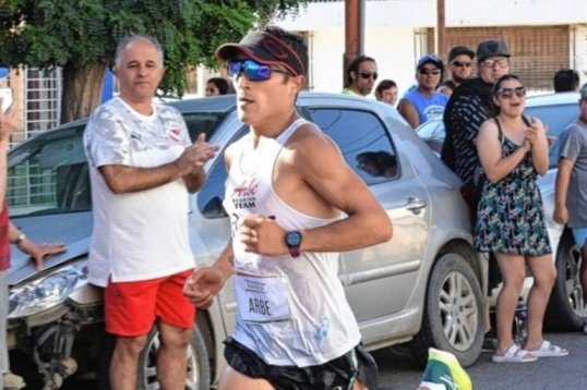 Atletismo: JOAQUÍN ARBE CON BUENA MARCA EN VALENCIA