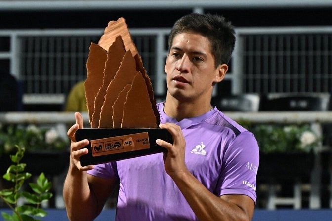 Tenis masculino: SEBASTIÀN BÁEZ METIÓ UN SEGUNDO TORNEO AL HILO