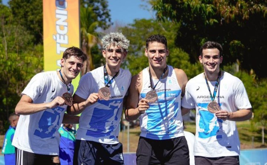 Atletismo: LOS ATLETAS ARGENTINOS VOLVIERON A HACER HISTORIA EN LA PRUEBA 4X100