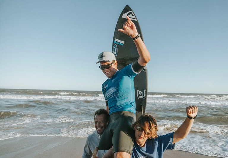 Surf: FRANCO RADZIUNAS GANÓ LA COPA RÍO DE LA PLATA REALIZADA EN URUGUAY