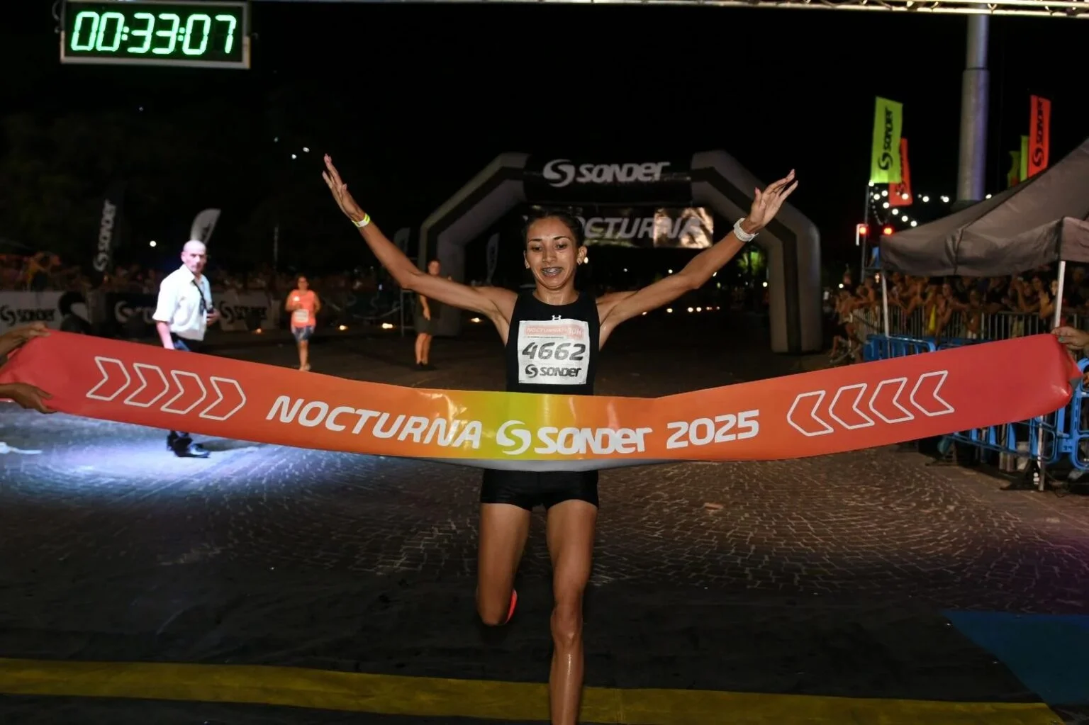 Atletismo: JOAQUÍN ARBE Y NÉLIDA PEÑAFLOR GANARON LA PRUEBA «NOCTURNA SONDER» DE ROSARIO