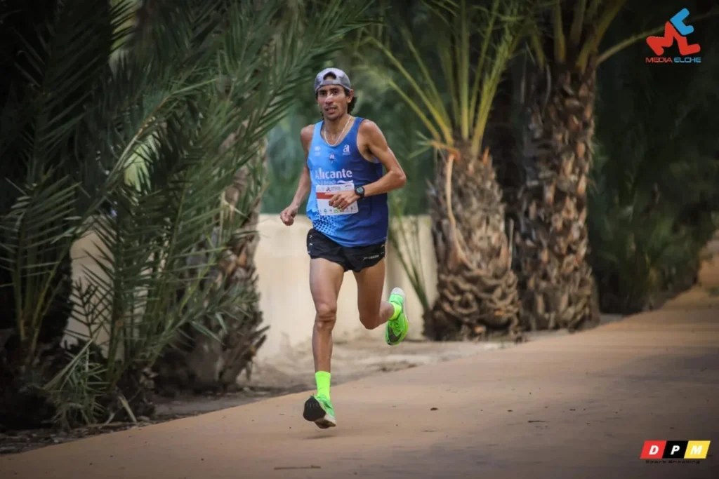 Atletismo: MIGUEL BÁRZOLA GANÓ MEDIO MARATÓN DE ELCHE