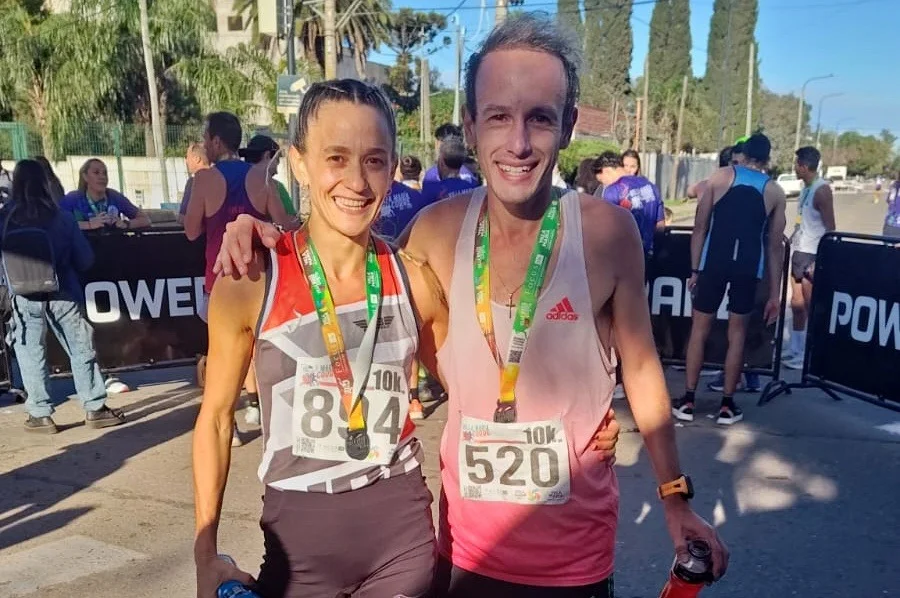 Atletismo: MARIA JULIA VÁZQUEZ Y BRIAN BURGOS GANARON LOS 10 KM DE VILLA MARÍA