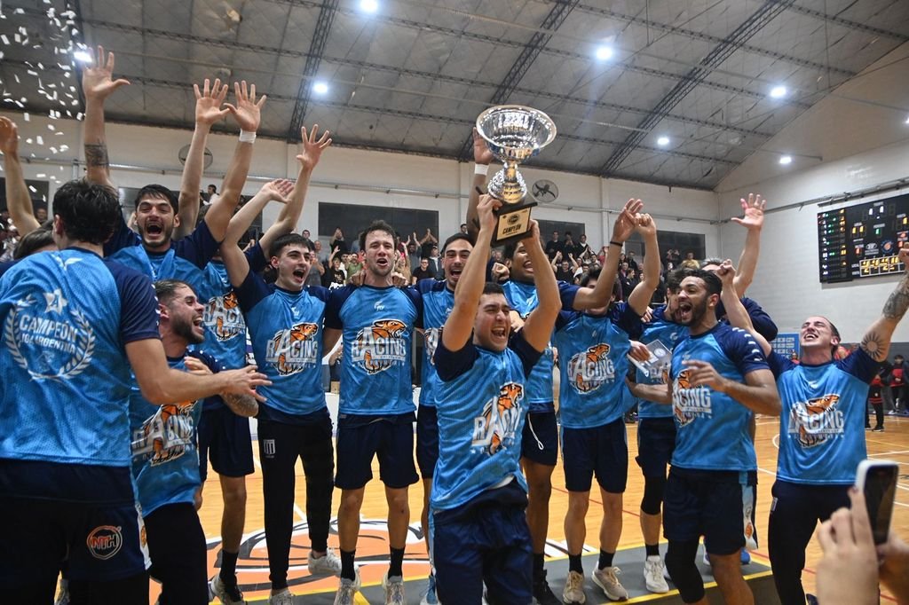 Básquet: RACING DE CHIVILCOY HIZO HISTORIA Y CONSIGUIÓ SU PRIMER ASCENSO A LA LIGA NACIONAL