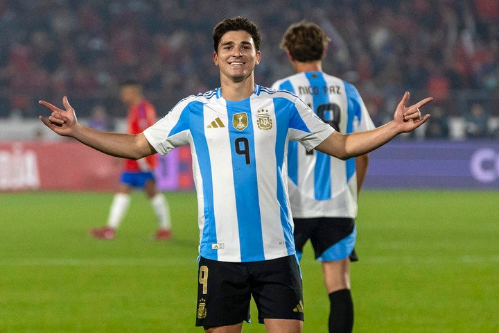 Fútbol masculino: ELIMINATORIAS SUDAMERICANAS | ARGENTINA LE GANÓ A CHILE EN SANTIAGO