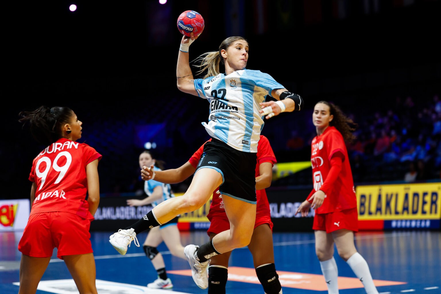 Handball femenino: MUNDIAL DE ALEMANIA Y PAÍSES BAJOS | LA GARRA SUPERÓ A EGIPTO Y CLASIFICÓ A LA MAIN ROUND