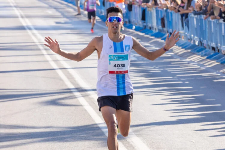 Atletismo: FABIÁN MANRIQUE SUMÓ EXPERIENCIA EN LOS 10KM VALENCIA