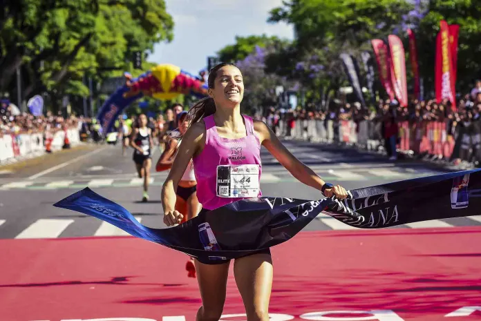Atletismo: JUANA ZUBERBUHLER Y FERNANDO CHAVES FUERON LOS GANADORES DE LA MILLA URBANA 2025