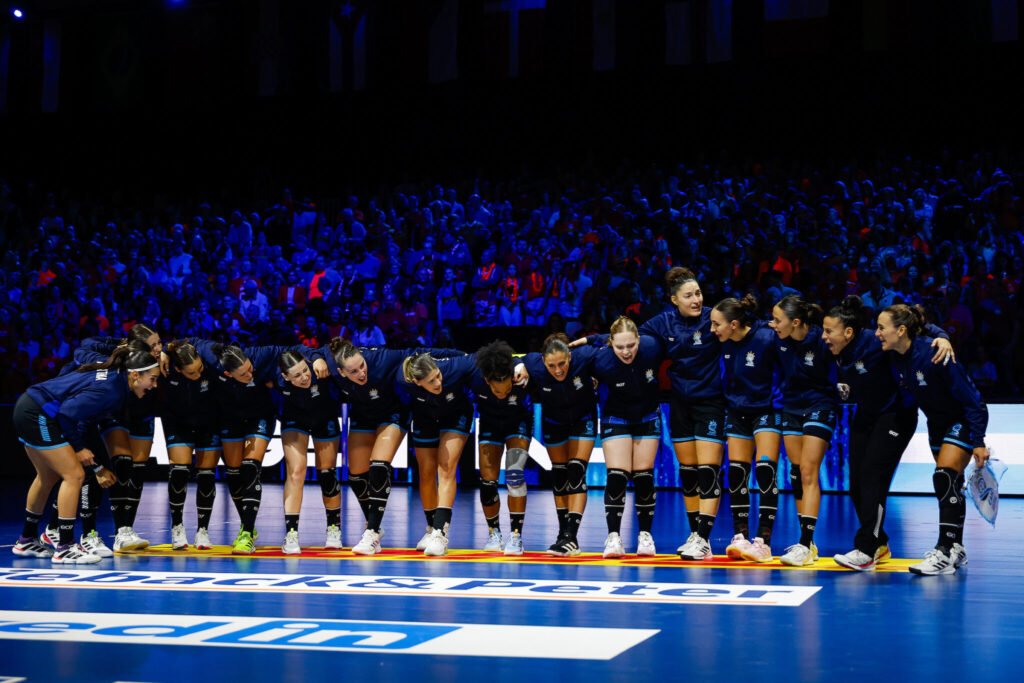 Handball femenino: MUNDIAL DE ALEMANIA Y PAÍSES BAJOS | DEBUT CON DERROTA PARA LA GARRA FRENTE A PAÍSES BAJOS