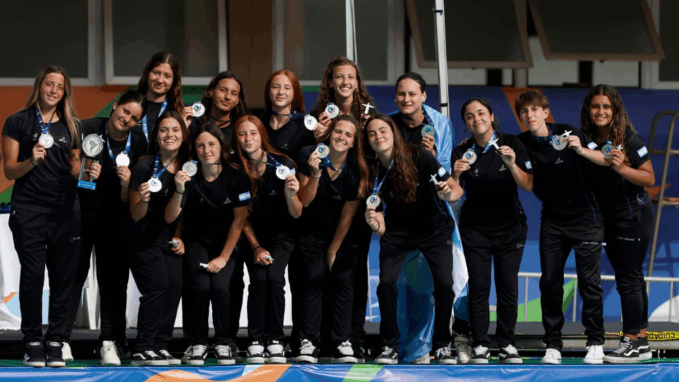 Waterpolo/Polo Acuático: LAS TIBURONCITAS Y LOS YACARECITOS CONSIGUIERON SENDAS MEDALLAS DE PLATA EN EL SUDAMERICANO JUVENIL