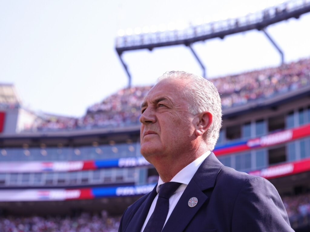 Fútbol masculino: DE LA HAZAÑA DE ALFARO A LA ELIMINACIÓN DE BIELSA Y BECCACECE