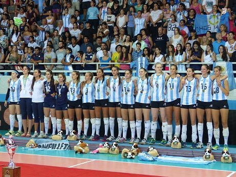 Voley femenino: LA ALEGRÍA DE LA CLASIFICACIÓN CON LETICIA BOSCACCI, SOL PICCOLO, CLARISA SAGARDÍA, TANYA ACOSTA, YAEL CASTIGLIONE Y JULIETA LAZCANO
