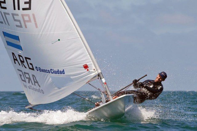 VELA_Semana-Internacional-MDQ-feb-2016_01_Julio-Alsogaray-Laser-640x426